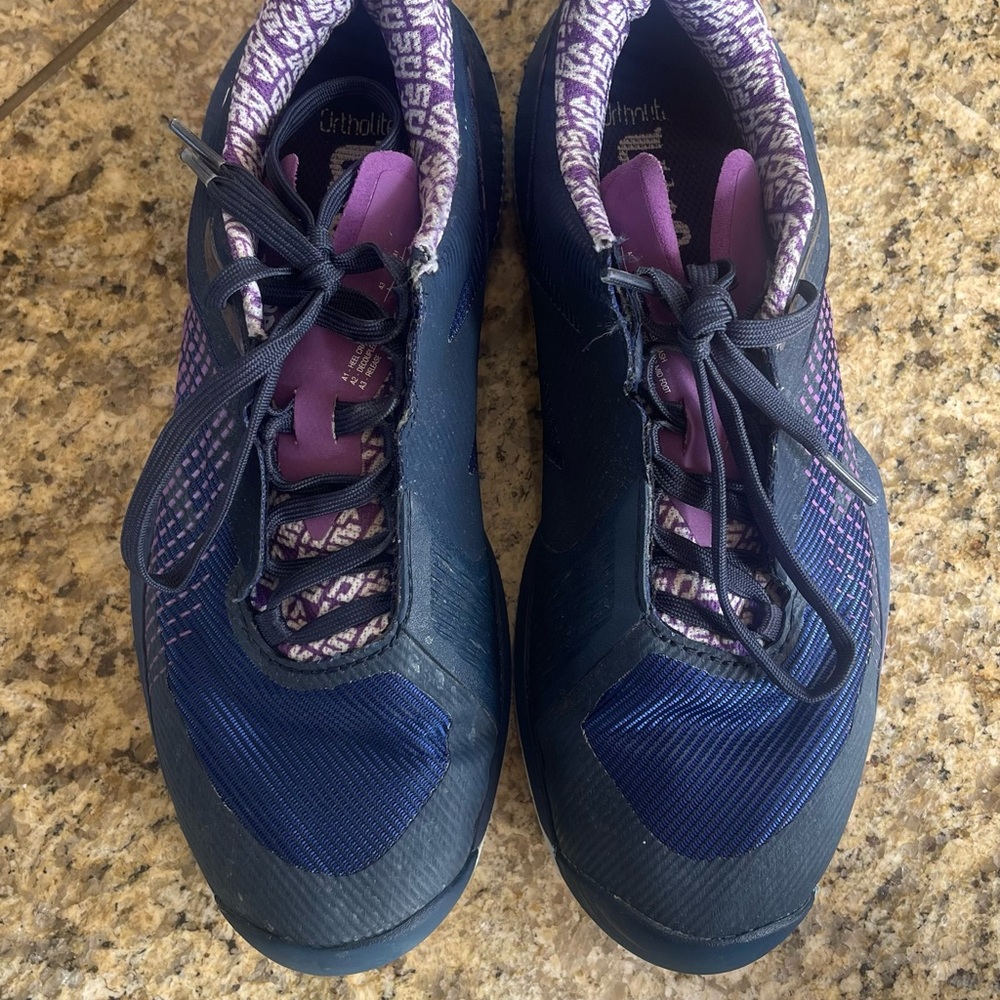 Wilson Kaos Women’s 7.5 Tennis/Pickleball Shoes in Purple and Blue